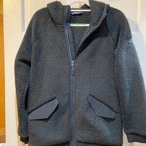 North Face hood and pockets Black